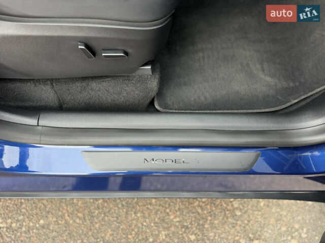 Синий Тесла Model Y, объемом двигателя 0 л и пробегом 36 тыс. км за 31000 $, фото 63 на Automoto.ua