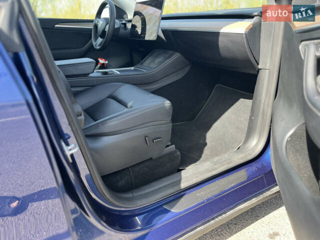 Синий Тесла Model Y, объемом двигателя 0 л и пробегом 28 тыс. км за 28819 $, фото 6 на Automoto.ua