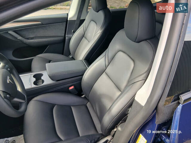 Синий Тесла Model Y, объемом двигателя 0 л и пробегом 25 тыс. км за 27300 $, фото 6 на Automoto.ua
