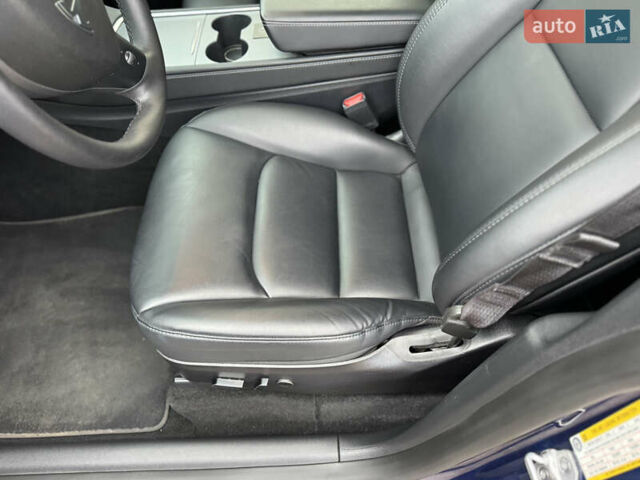 Синий Тесла Model Y, объемом двигателя 0 л и пробегом 36 тыс. км за 31000 $, фото 75 на Automoto.ua