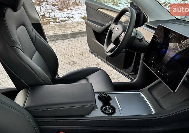 Синий Тесла Model Y, объемом двигателя 0 л и пробегом 15 тыс. км за 31500 $, фото 24 на Automoto.ua
