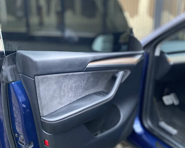 Синий Тесла Model Y, объемом двигателя 0 л и пробегом 42 тыс. км за 26900 $, фото 9 на Automoto.ua