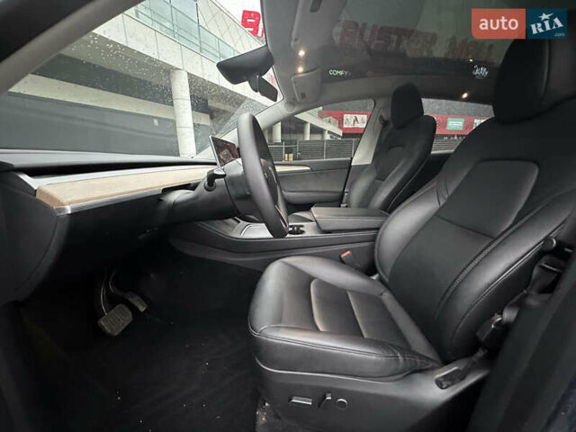 Синий Тесла Model Y, объемом двигателя 0 л и пробегом 36 тыс. км за 33000 $, фото 13 на Automoto.ua