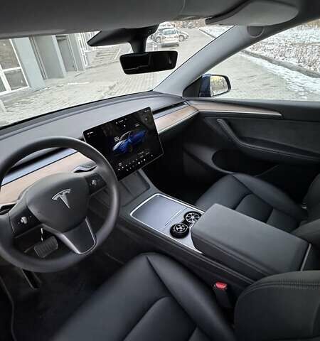 Синий Тесла Model Y, объемом двигателя 0 л и пробегом 15 тыс. км за 31500 $, фото 15 на Automoto.ua