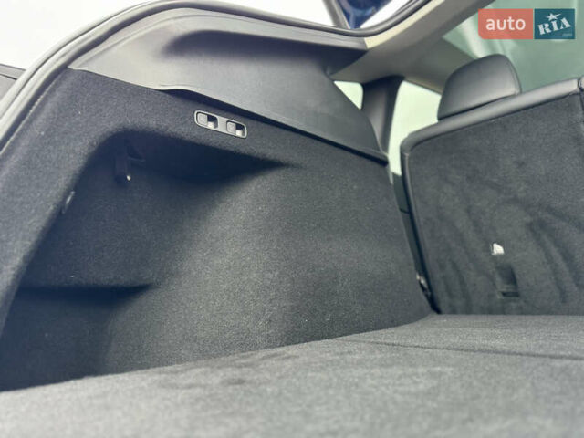 Синий Тесла Model Y, объемом двигателя 0 л и пробегом 36 тыс. км за 31000 $, фото 41 на Automoto.ua