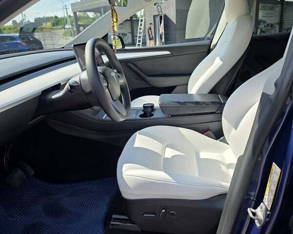 Синий Тесла Model Y, объемом двигателя 0 л и пробегом 42 тыс. км за 26500 $, фото 15 на Automoto.ua