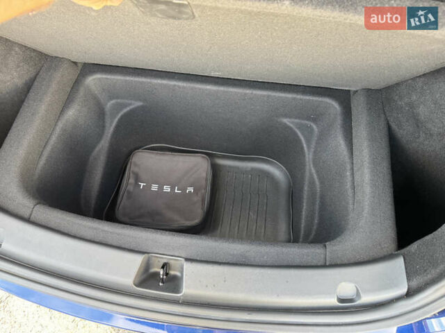 Синий Тесла Model Y, объемом двигателя 0 л и пробегом 18 тыс. км за 31200 $, фото 36 на Automoto.ua