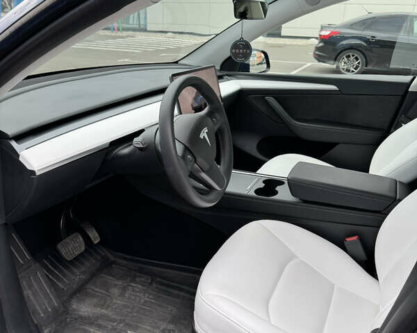 Синий Тесла Model Y, объемом двигателя 0 л и пробегом 16 тыс. км за 32500 $, фото 3 на Automoto.ua