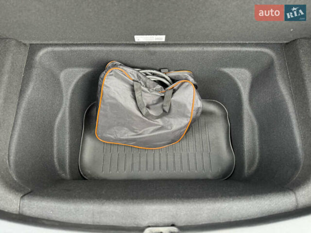 Синий Тесла Model Y, объемом двигателя 0 л и пробегом 36 тыс. км за 31000 $, фото 47 на Automoto.ua