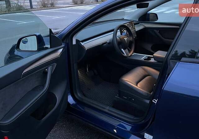 Синий Тесла Model Y, объемом двигателя 0 л и пробегом 35 тыс. км за 29000 $, фото 7 на Automoto.ua