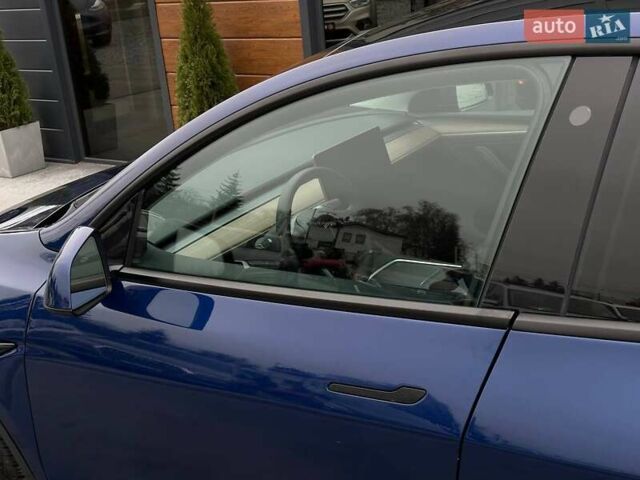 Синий Тесла Model Y, объемом двигателя 0 л и пробегом 10 тыс. км за 30494 $, фото 85 на Automoto.ua