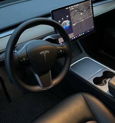 Синий Тесла Model Y, объемом двигателя 0 л и пробегом 35 тыс. км за 29000 $, фото 5 на Automoto.ua