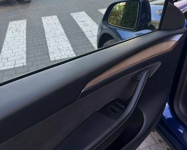 Синий Тесла Model Y, объемом двигателя 0 л и пробегом 27 тыс. км за 29499 $, фото 12 на Automoto.ua