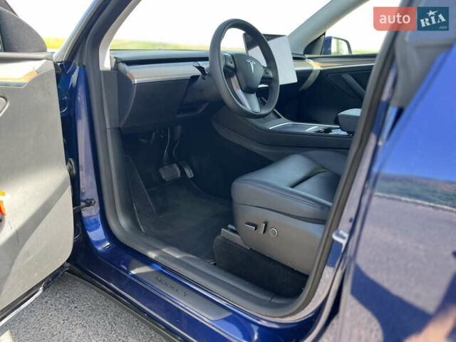 Синий Тесла Model Y, объемом двигателя 0 л и пробегом 28 тыс. км за 28819 $, фото 4 на Automoto.ua