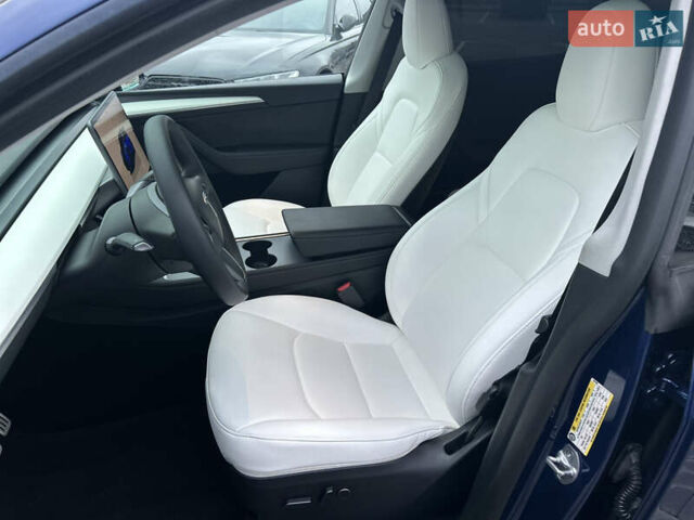 Синий Тесла Model Y, объемом двигателя 0 л и пробегом 48 тыс. км за 31600 $, фото 12 на Automoto.ua