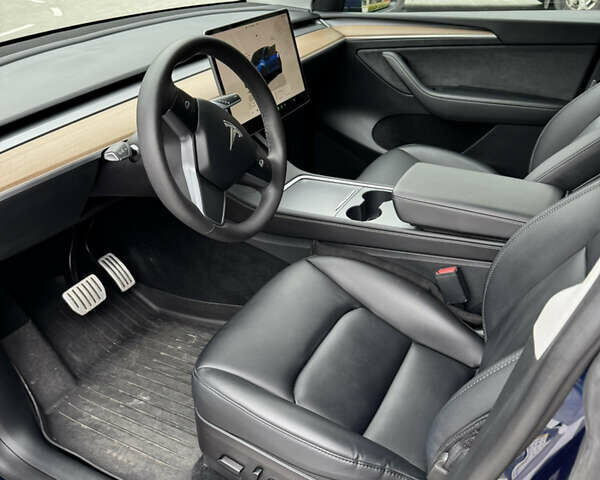 Синий Тесла Model Y, объемом двигателя 0 л и пробегом 17 тыс. км за 32500 $, фото 30 на Automoto.ua