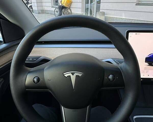 Синий Тесла Model Y, объемом двигателя 0 л и пробегом 27 тыс. км за 29499 $, фото 16 на Automoto.ua