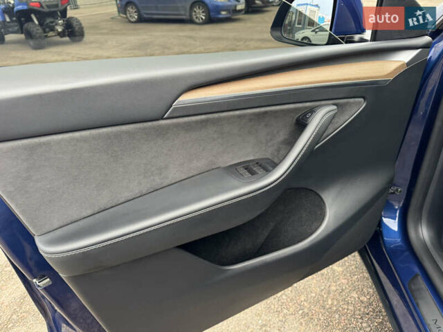 Синий Тесла Model Y, объемом двигателя 0 л и пробегом 36 тыс. км за 31000 $, фото 82 на Automoto.ua