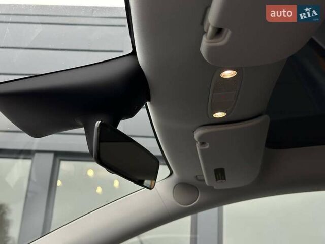Синий Тесла Model Y, объемом двигателя 0 л и пробегом 10 тыс. км за 30994 $, фото 44 на Automoto.ua