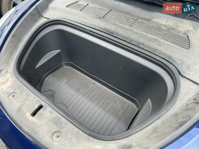 Синий Тесла Model Y, объемом двигателя 0 л и пробегом 41 тыс. км за 28500 $, фото 11 на Automoto.ua