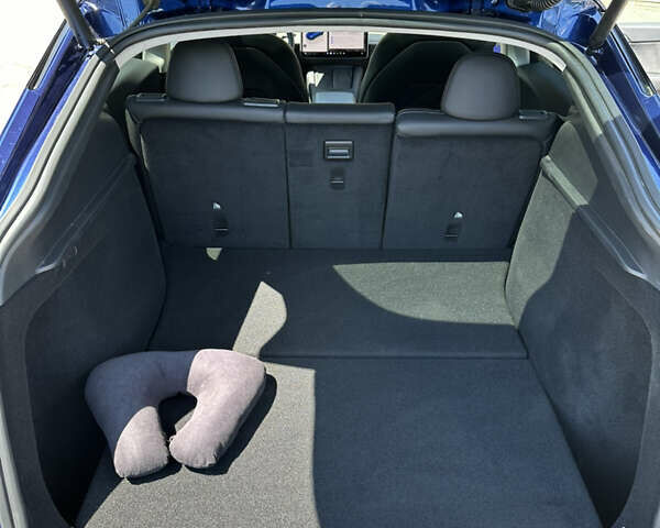 Синий Тесла Model Y, объемом двигателя 0 л и пробегом 15 тыс. км за 33000 $, фото 23 на Automoto.ua