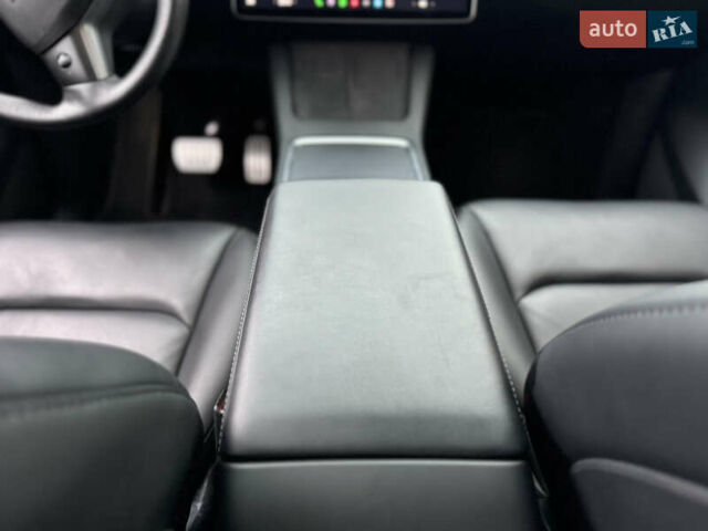 Синий Тесла Model Y, объемом двигателя 0 л и пробегом 36 тыс. км за 31000 $, фото 57 на Automoto.ua