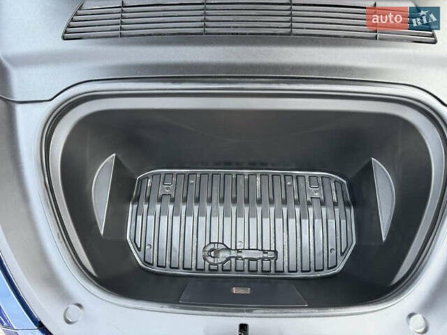 Синий Тесла Model Y, объемом двигателя 0 л и пробегом 36 тыс. км за 31000 $, фото 96 на Automoto.ua