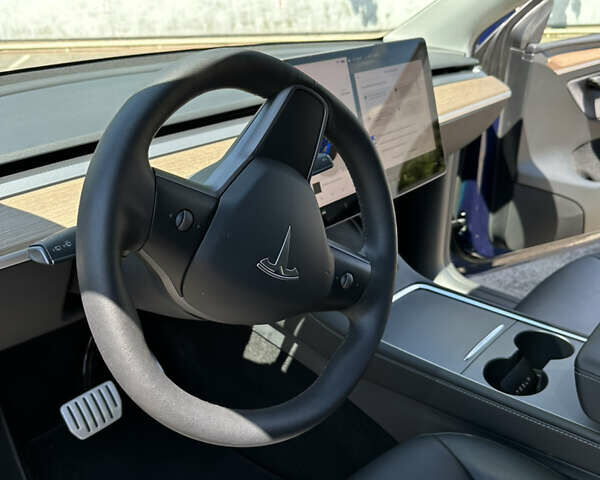 Синий Тесла Model Y, объемом двигателя 0 л и пробегом 15 тыс. км за 33000 $, фото 26 на Automoto.ua