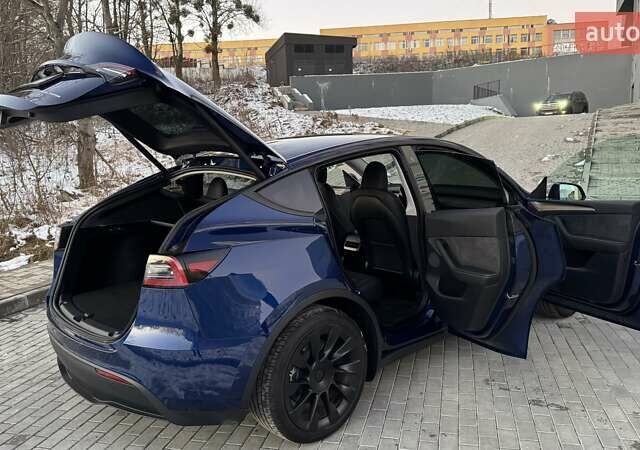 Синий Тесла Model Y, объемом двигателя 0 л и пробегом 15 тыс. км за 31500 $, фото 29 на Automoto.ua