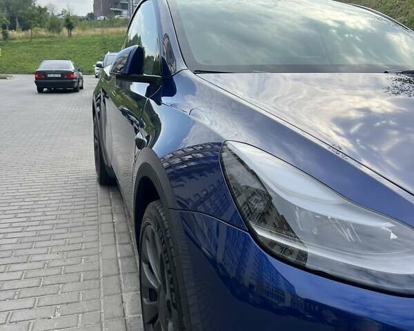 Синий Тесла Model Y, объемом двигателя 0 л и пробегом 9 тыс. км за 29000 $, фото 2 на Automoto.ua