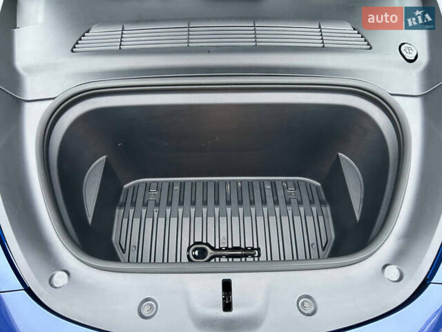 Синий Тесла Model Y, объемом двигателя 0 л и пробегом 9 тыс. км за 28900 $, фото 17 на Automoto.ua