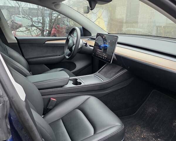 Синий Тесла Model Y, объемом двигателя 0 л и пробегом 106 тыс. км за 20400 $, фото 3 на Automoto.ua