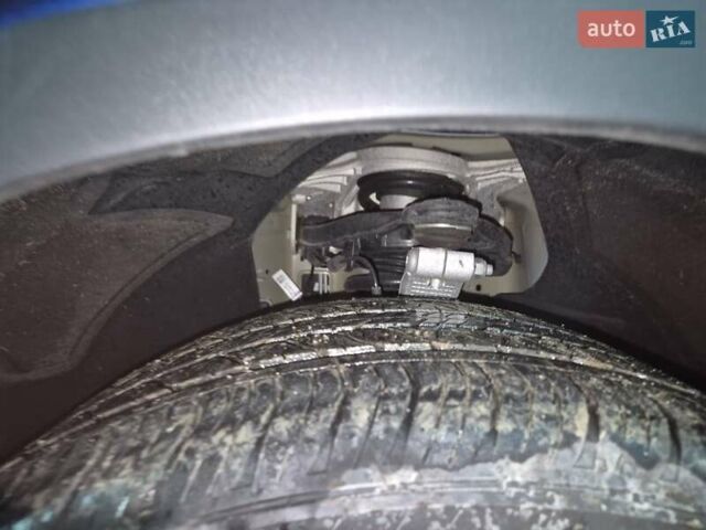 Синий Тесла Model Y, объемом двигателя 0 л и пробегом 44 тыс. км за 25000 $, фото 17 на Automoto.ua