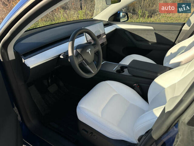 Синий Тесла Model Y, объемом двигателя 0 л и пробегом 10 тыс. км за 32500 $, фото 51 на Automoto.ua