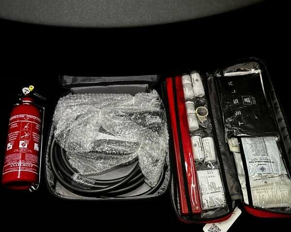 Синий Тесла Model Y, объемом двигателя 0 л и пробегом 9 тыс. км за 48800 $, фото 26 на Automoto.ua