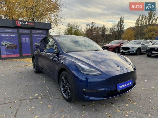 Синий Тесла Model Y, объемом двигателя 0 л и пробегом 8 тыс. км за 31900 $, фото 2 на Automoto.ua