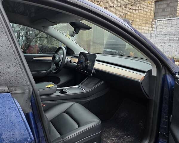 Синий Тесла Model Y, объемом двигателя 0 л и пробегом 106 тыс. км за 20400 $, фото 13 на Automoto.ua