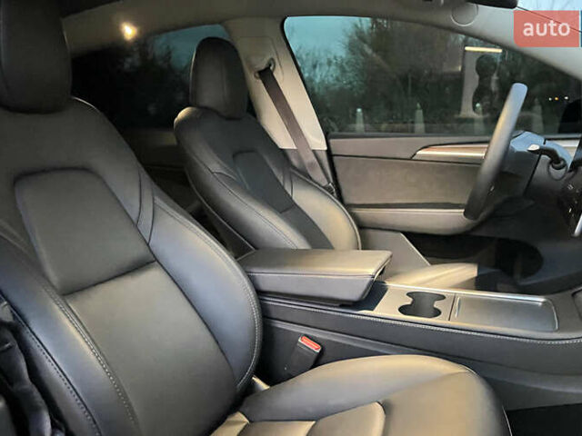 Синий Тесла Model Y, объемом двигателя 0 л и пробегом 24 тыс. км за 33850 $, фото 13 на Automoto.ua