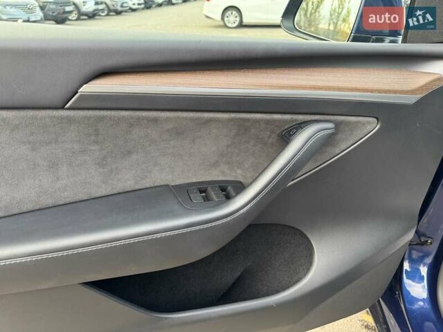 Синий Тесла Model Y, объемом двигателя 0 л и пробегом 8 тыс. км за 31900 $, фото 9 на Automoto.ua