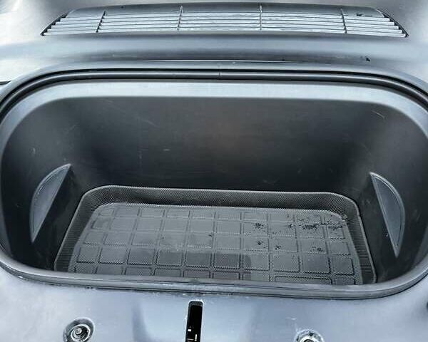 Синий Тесла Model Y, объемом двигателя 0 л и пробегом 43 тыс. км за 27500 $, фото 1 на Automoto.ua