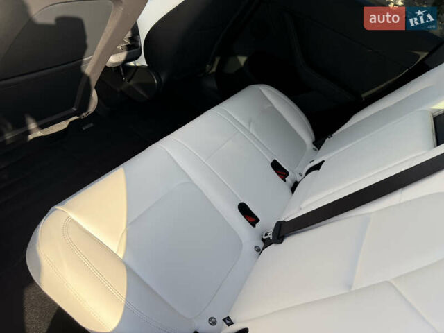 Синий Тесла Model Y, объемом двигателя 0 л и пробегом 12 тыс. км за 31500 $, фото 12 на Automoto.ua