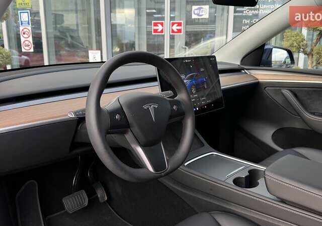 Тесла Model Y 2024 в Чернигове на Automoto.ua Синий Тесла Model Y, объемом двигателя 0 л и пробегом 6 тыс. км за 31800 $, фото 19 на Automoto.ua