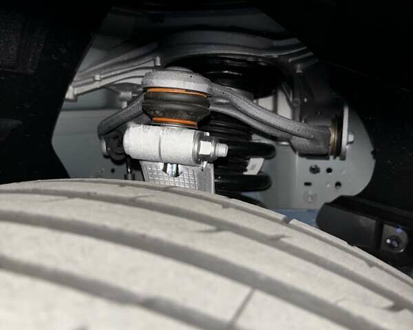 Синий Тесла Model Y, объемом двигателя 0 л и пробегом 9 тыс. км за 48800 $, фото 8 на Automoto.ua