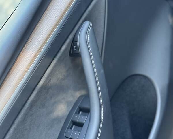 Синій Тесла Model Y, об'ємом двигуна 0 л та пробігом 18 тис. км за 31499 $, фото 13 на Automoto.ua