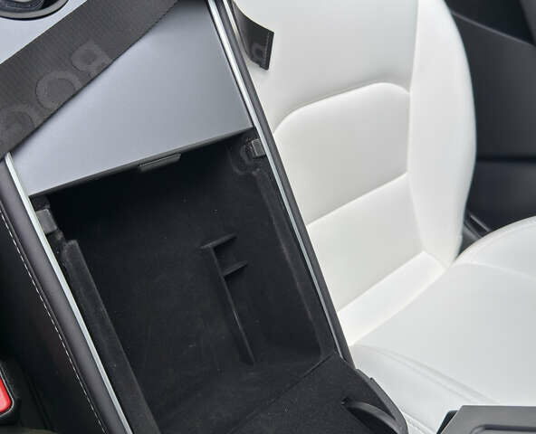 Синий Тесла Model Y, объемом двигателя 0 л и пробегом 22 тыс. км за 37707 $, фото 5 на Automoto.ua