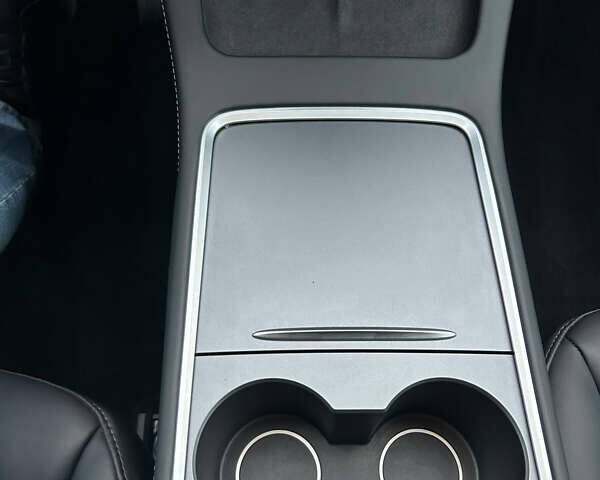 Синий Тесла Model Y, объемом двигателя 0 л и пробегом 9 тыс. км за 28900 $, фото 15 на Automoto.ua