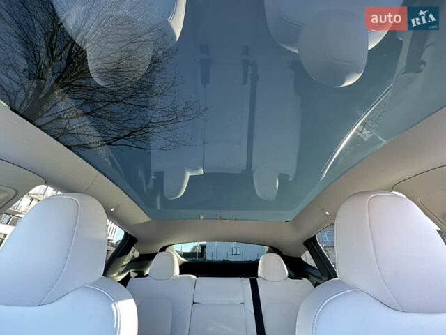 Синий Тесла Model Y, объемом двигателя 0 л и пробегом 10 тыс. км за 32500 $, фото 31 на Automoto.ua