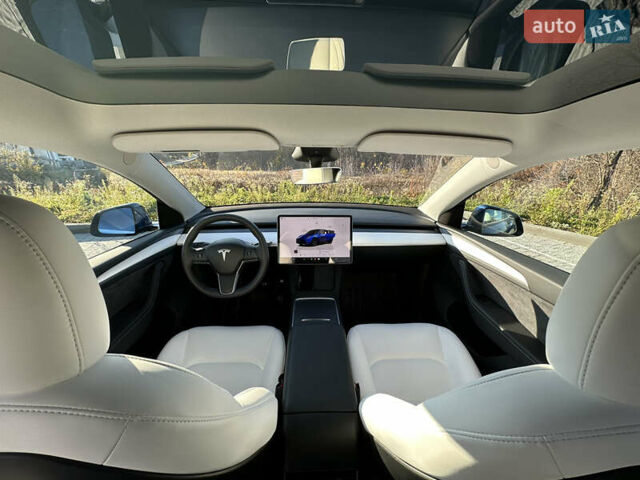 Синий Тесла Model Y, объемом двигателя 0 л и пробегом 10 тыс. км за 32500 $, фото 47 на Automoto.ua