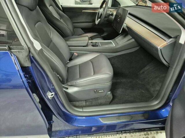 Синий Тесла Model Y, объемом двигателя 0 л и пробегом 44 тыс. км за 25000 $, фото 11 на Automoto.ua