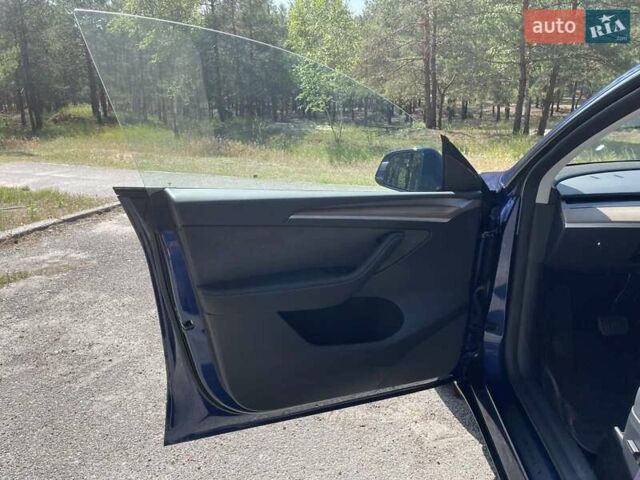 Синий Тесла Model Y, объемом двигателя 0 л и пробегом 24 тыс. км за 38800 $, фото 17 на Automoto.ua